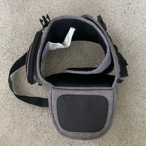 Tushbaby Hip Carrier. Grey color, used but like brand new.
